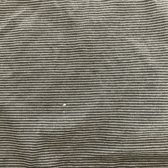 Under Armour Striped Grey Shirt - Picture 4 of 4
